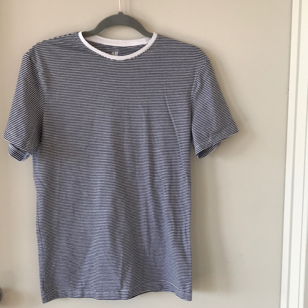 Men’s slim fit blue and white striped T-shirt